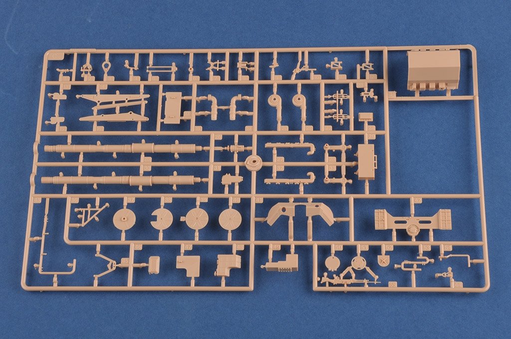 Hobby Boss 84557 Leopard C2 MEXAS with TWMP Track Width Mine Plow 1/35 – Bild 15