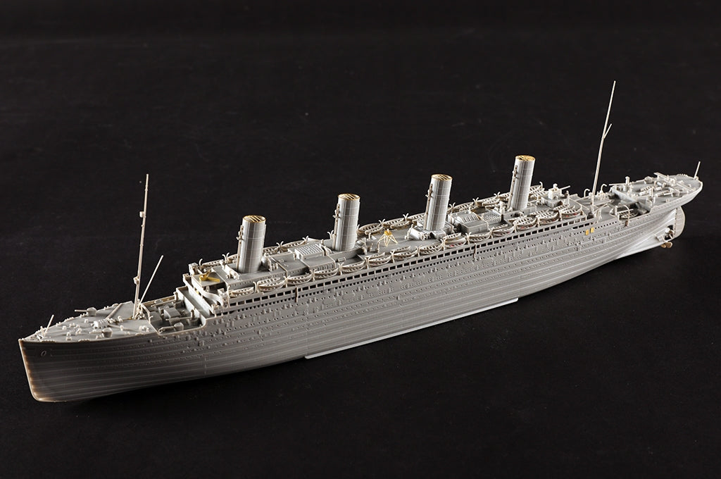 Hobby Boss 83421 Olympique 1/700  – image 11