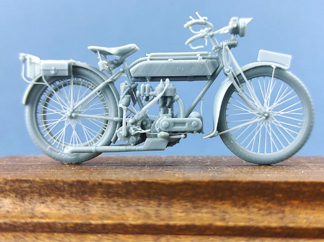 Copper State Models B35-001 British Motorcycle Tr.Model H 1/35 – image 7
