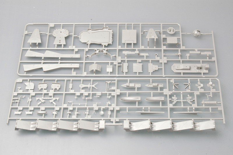 Trumpeter 04519 Russian Navy Slava class Cruiser Varyag ex-Chervona Ukrayina 1/350 – imagen 5