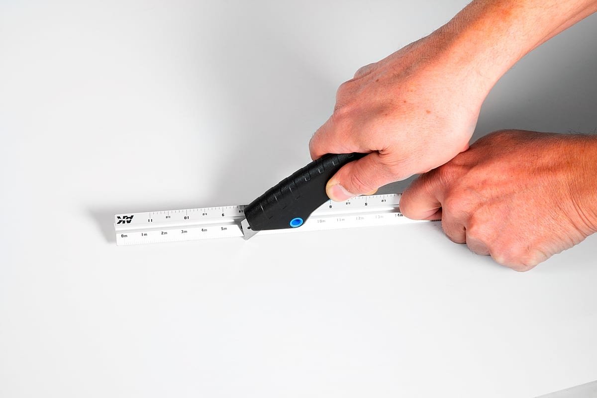 AK Interactive AK9049 METALLIC MULTI SCALE TRIANGULAR RULER – imagen 3
