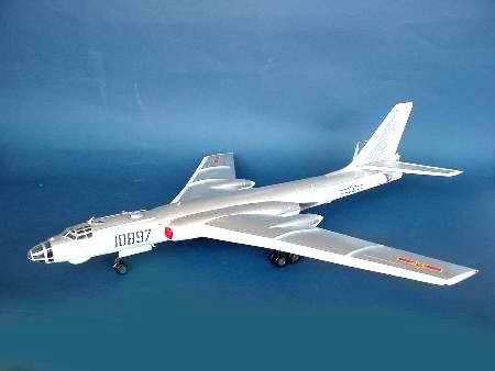 Trumpeter 01612 Tu-16K-26 G/Chinese H-6 1/72 – immagine 3