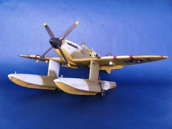 Trumpeter 02404 Spitfire Mk Vb Hydravion (1/24) – image 4