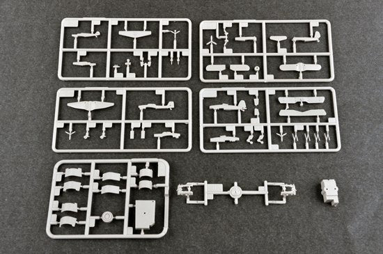 Trumpeter 05628 German Navy Aircraft Carrier DKM Peter Strasser 1/350 – imagen 6