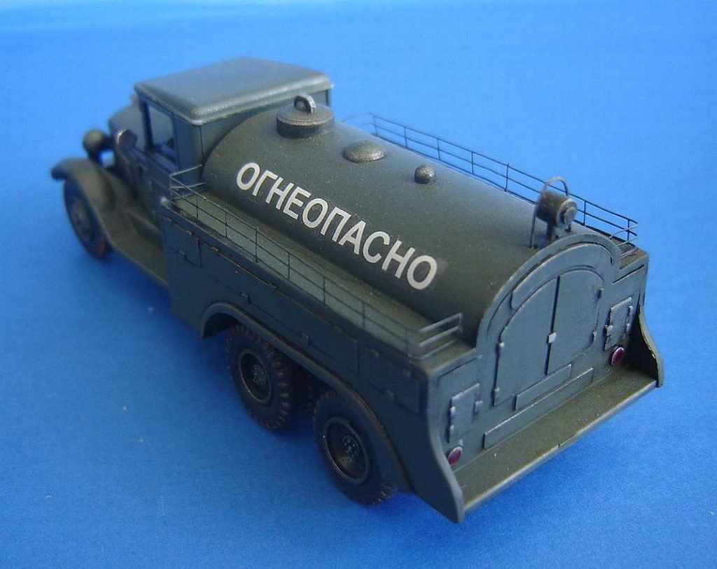 PST 72021 Fuel Truck BZ-35 1/72 – imagen 6