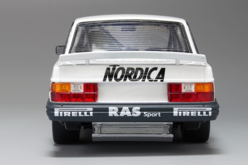 NuNu PN24013 Volvo 240 Turbo &amp;#39;86 ETCC Hockenheim Winner 1/24 – imagen 11