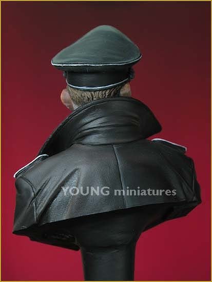 Young Miniatures YM1811 SS TOTENKOPF OFFICER WWII 1/10 – imagen 3