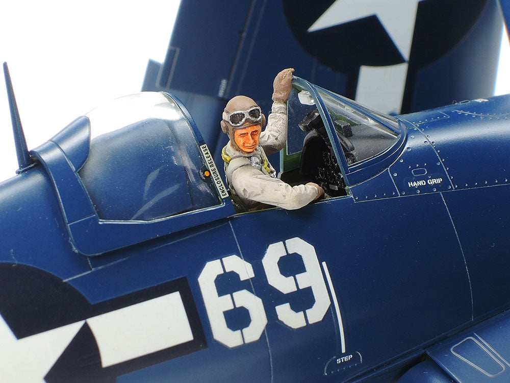 Tamiya 61085 F4U-1D Corsair avec Moto-Tug 1/48 – image 6