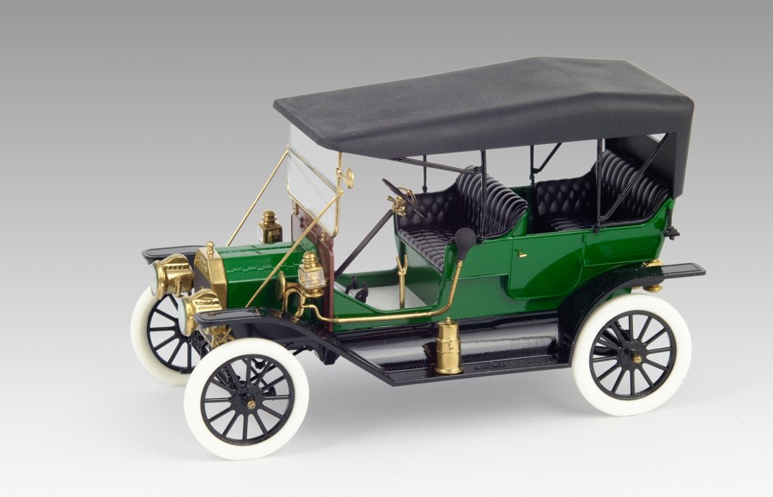 ICM 24002 Model T 1911 Touring, American Passenger Car 1/24 – Bild 3