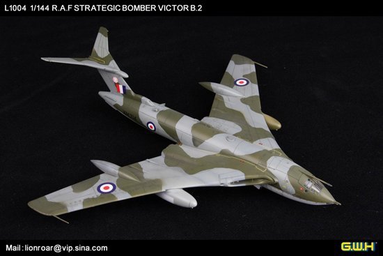Lion Roar L1004 R.A.F. Strategic Bomber VICTOR B2 1/144 – zdjęcie 3