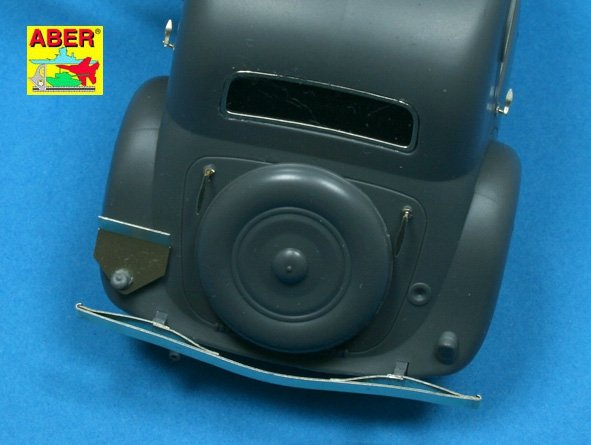 Aber 35231 Citroen Traction 11CV Staff Car 1/35 – imagen 5