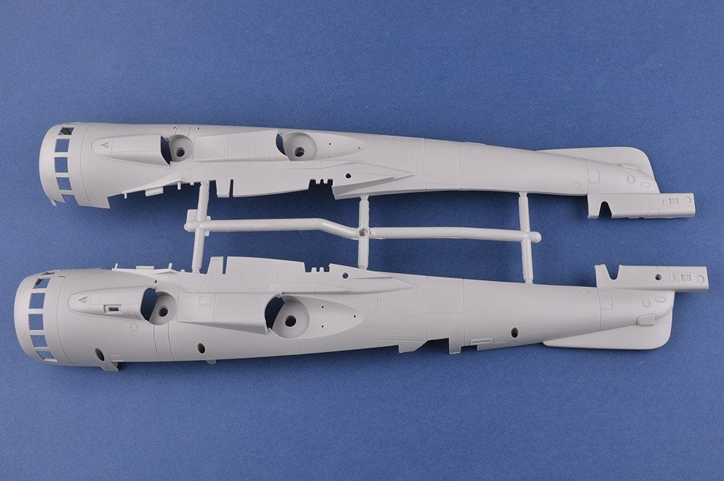 Hobby Boss 81804 AV-8B Harrier II 1/18 – image 14