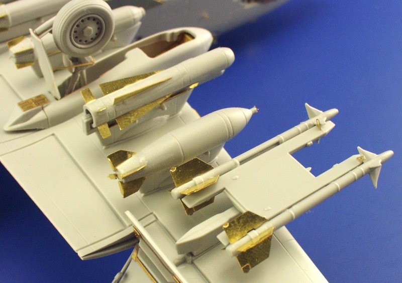Eduard 72440 A-10 armament 1/72 ITALERI, REVELL – imagen 3