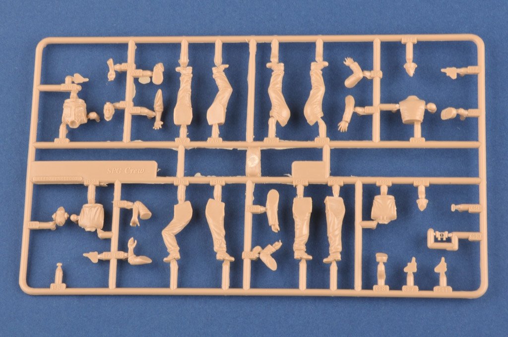 Hobby Boss 84402 German SPG Crew 1/35 – image 4