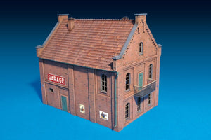 MiniArt 72031 BUILDING WITH GARAGE 1/72 – imagen 3