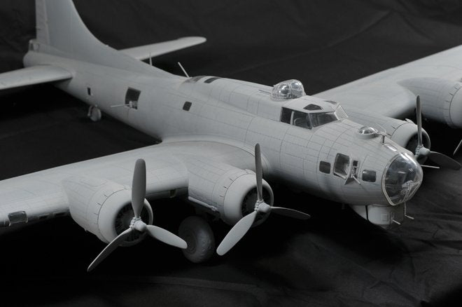 HK Models 01E04 B-17 Flying Fortress F and G 1/32 – imagen 16