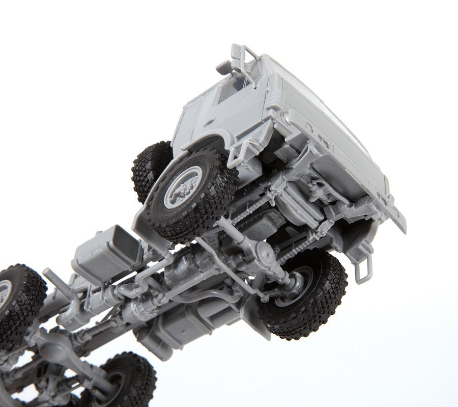 Zvezda 5074 KAMAZ K-5350 Mustang Russian 3-Axle Truck 1/72 – Bild 7