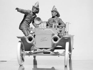 ICM 24006 American Fire Truck Crew (1910s) (2 figures) 1/24 – Bild 2