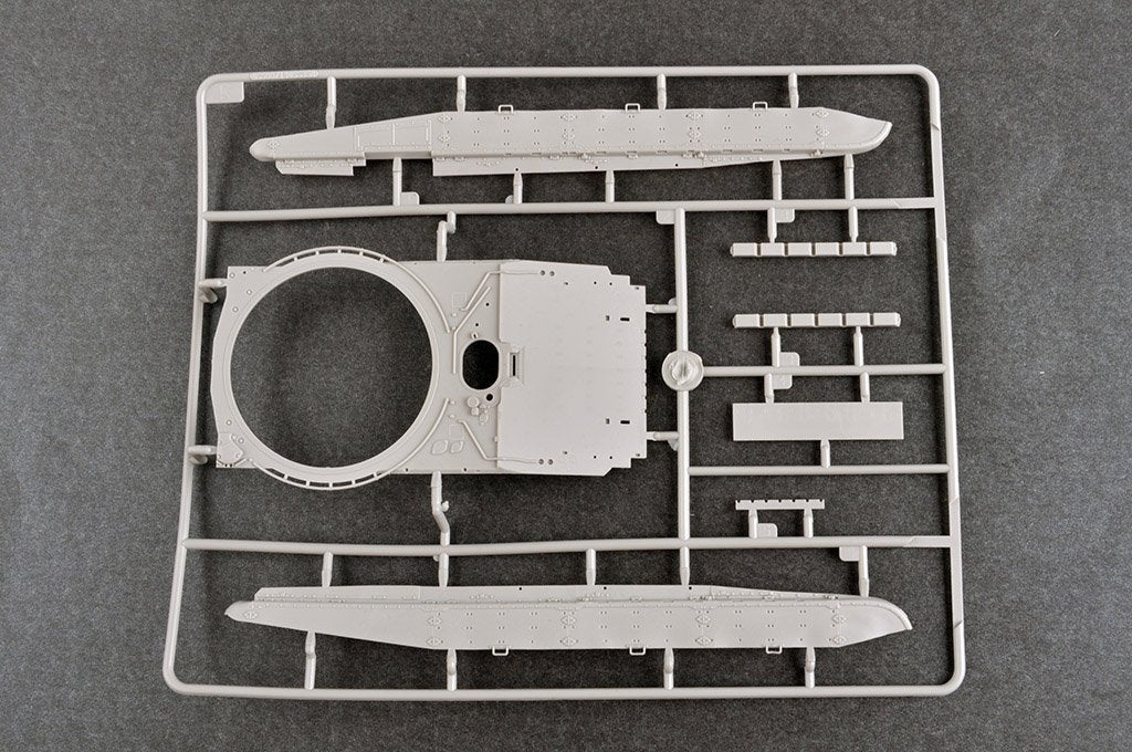 Trumpeter 09609 Russian T-72B1 with KTM-6 &amp;amp; Grating Armour 1/35 – imagen 10