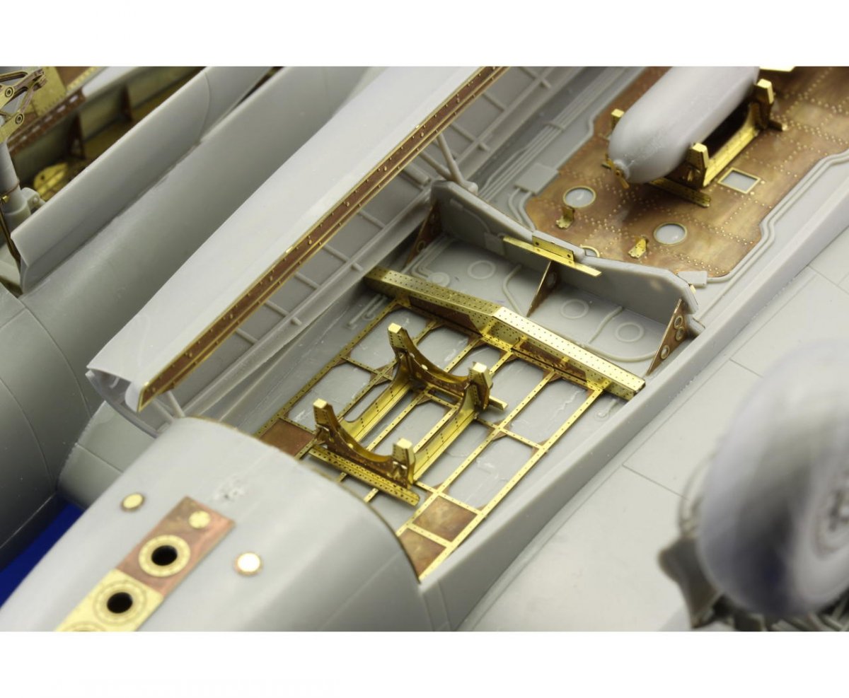 Eduard 48736 PV-1 bomb bay 1/48 Revell – imagen 2