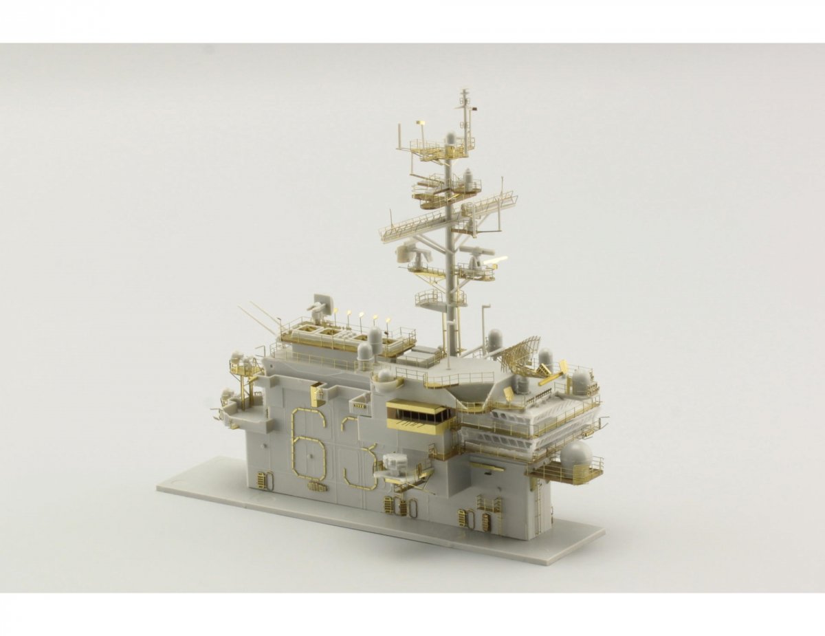 Eduard 53170 CV-63 Kitty Hawk pt.1 - island TRUMPETER 1/350 – imagen 4