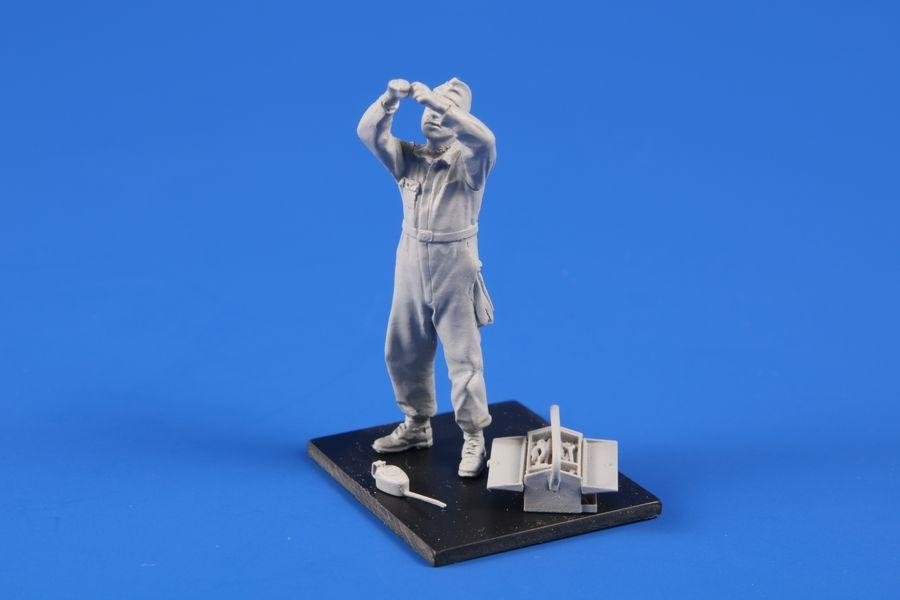 CMK F48357 Siebel Si 204/Aero C-3 Mechanic (engine repair) 1/48 – imagen 2