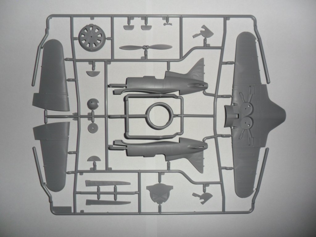 ICM 48097 I-16 type 24, WWII Soviet Fighter 1/48 – immagine 8