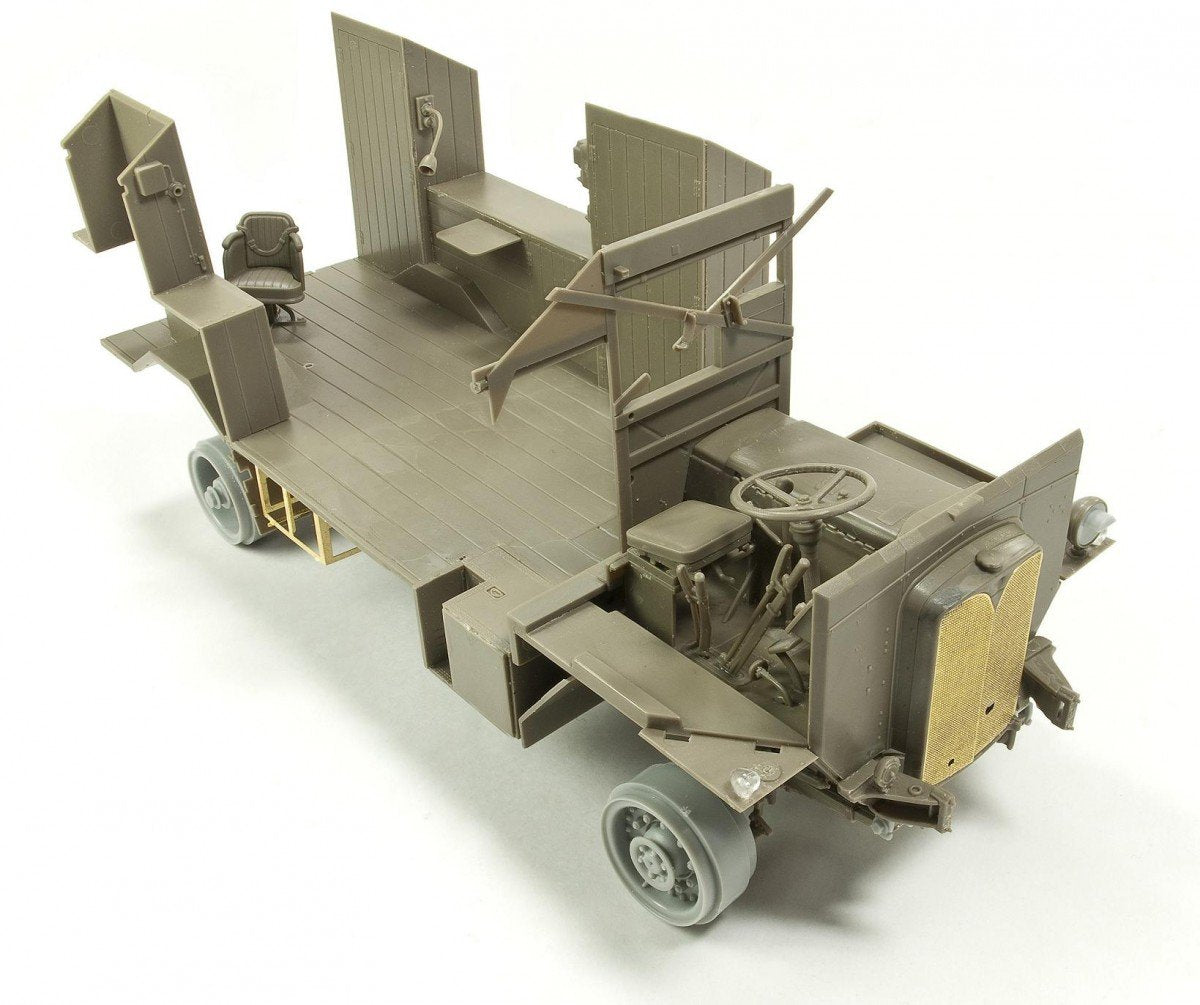 AFV Club 35227 AEC Dorchester 4x4 ACV (Full Interior) 1/35 – imagen 2