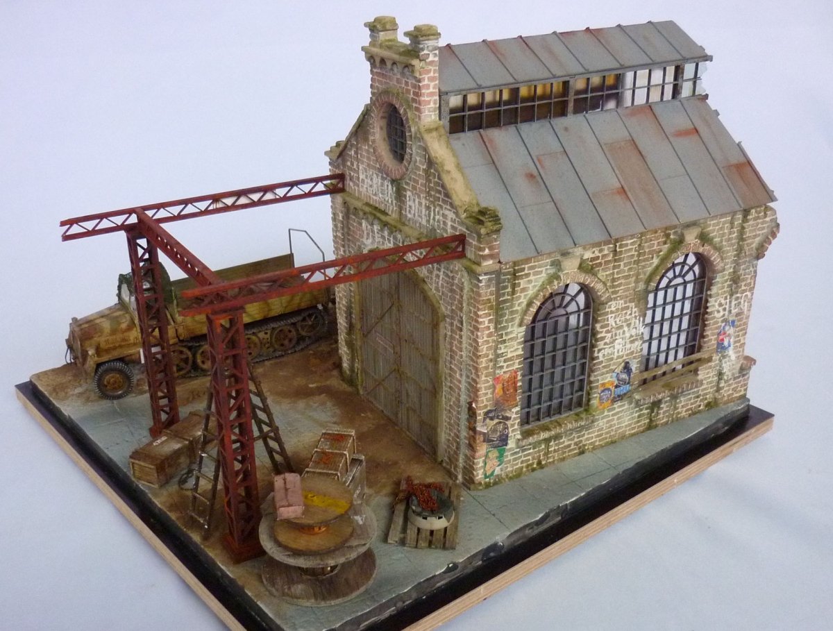 RT-Diorama 35292 Diorama-Base: &amp;quot;Railroad Shed&amp;quot; 1/35 – imagen 4