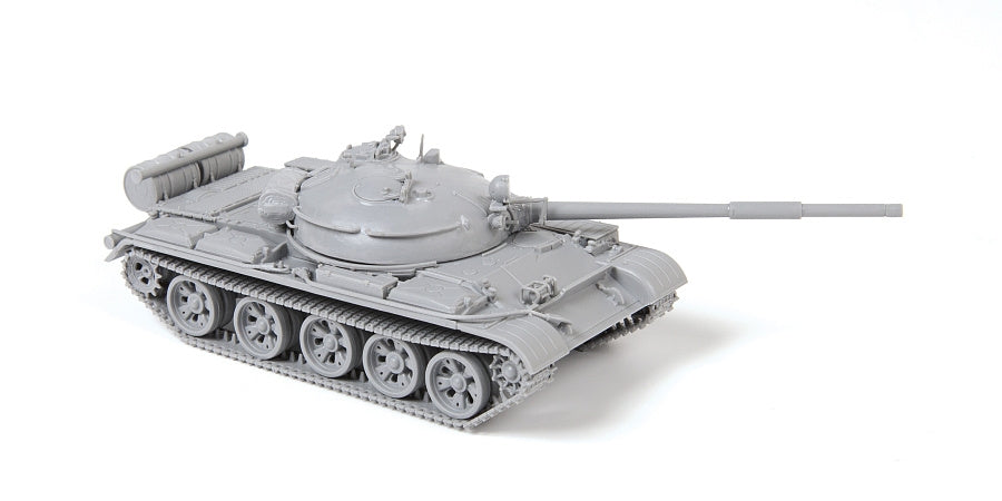 Zvezda 5077 Soviet main battle tank T-621/72 – imagen 2