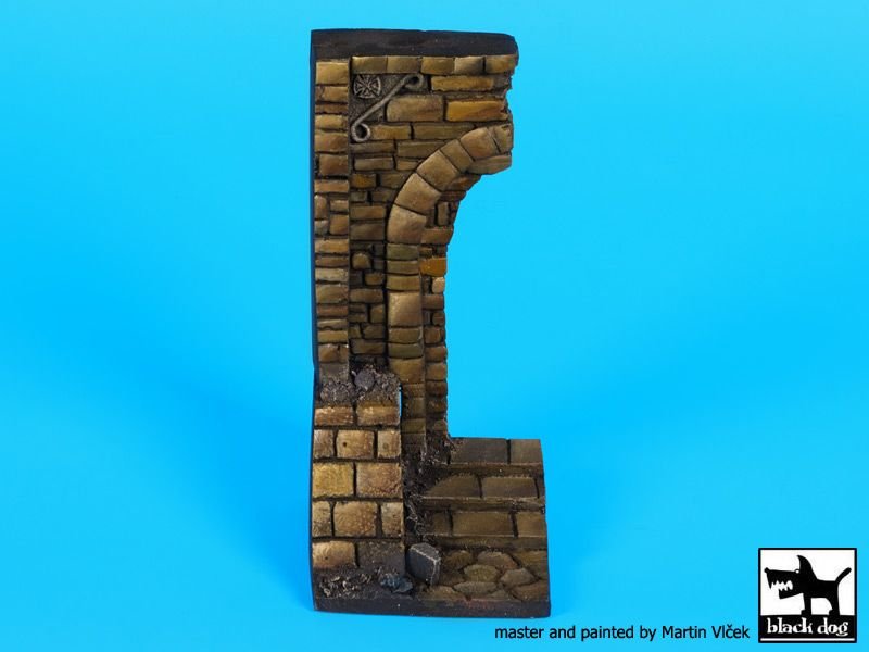 Black Dog D35072 Ruined entrance with stairs base 1/35 – immagine 5