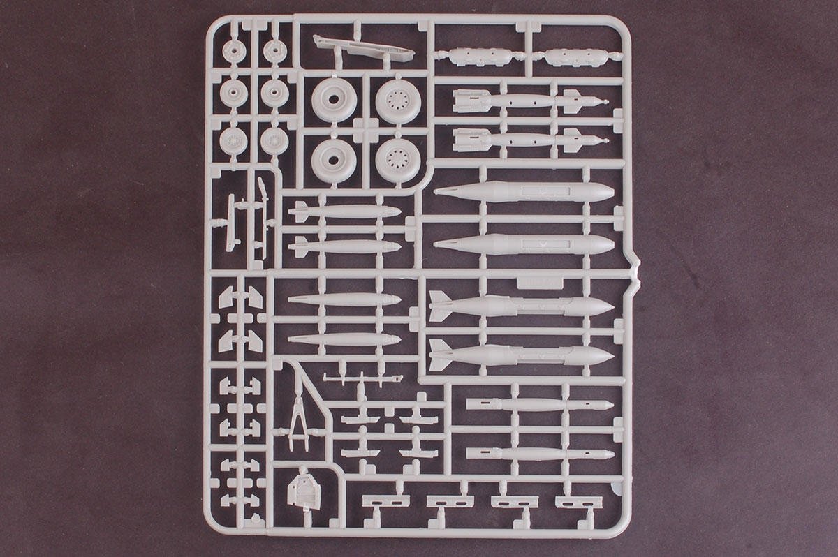 Kitty Hawk 80132 F-35C Lighting II 1/48 – imagen 6