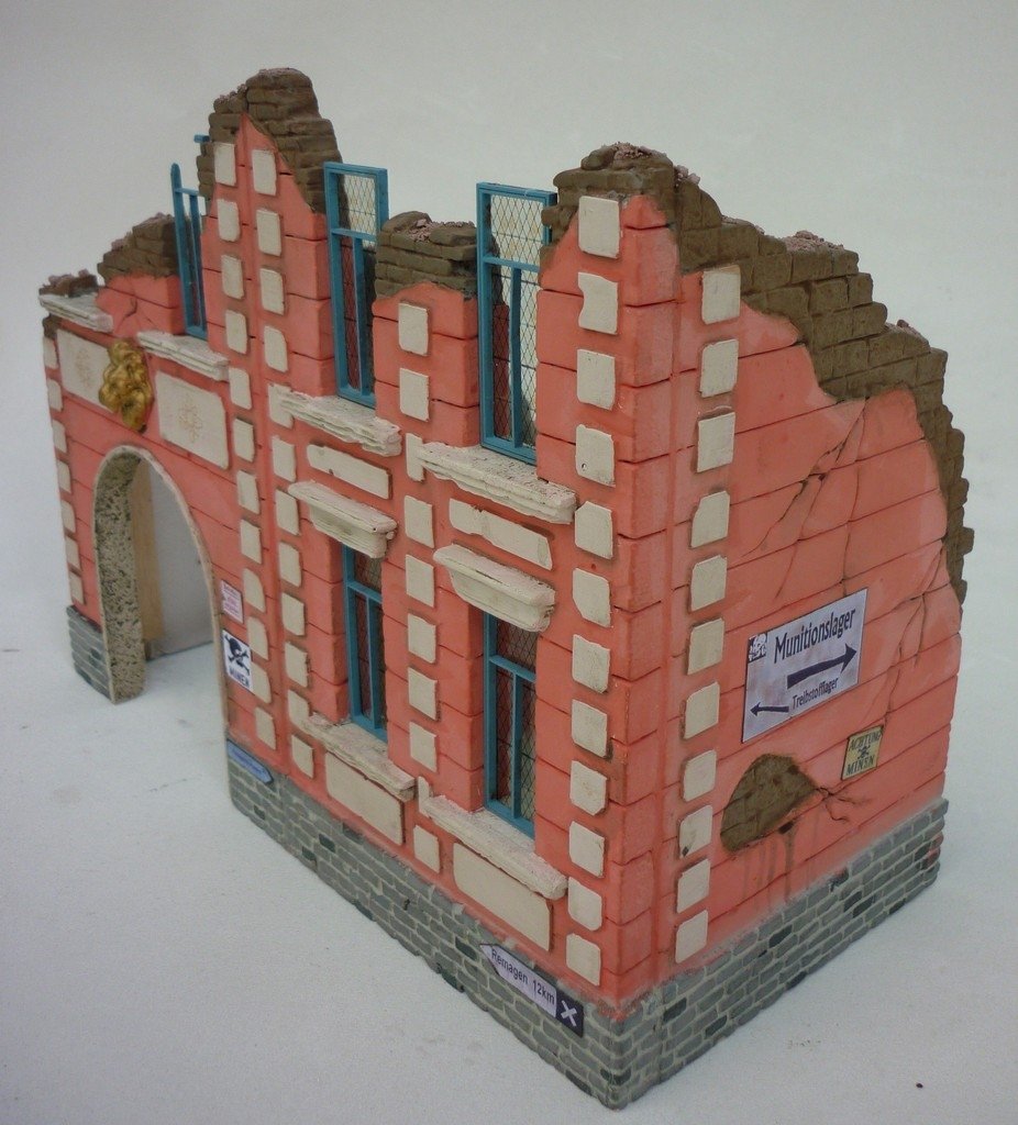 RT-Diorama 35223 Bombed out Houses 1/35 – imagen 7