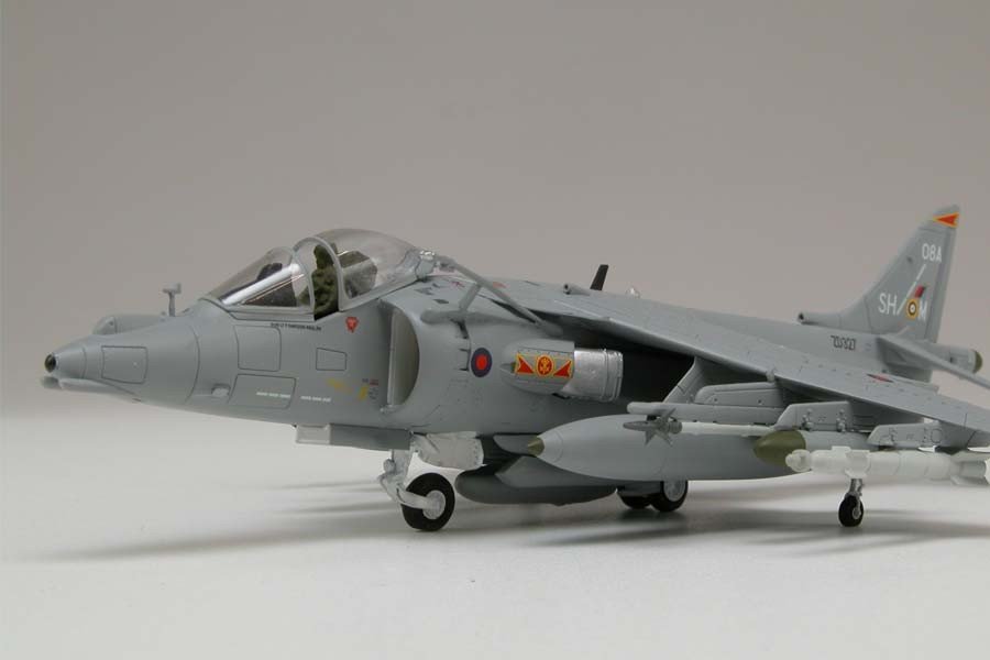 Airfix 55300A BAe Harrier GR9A Starter Set 1/72 – immagine 2