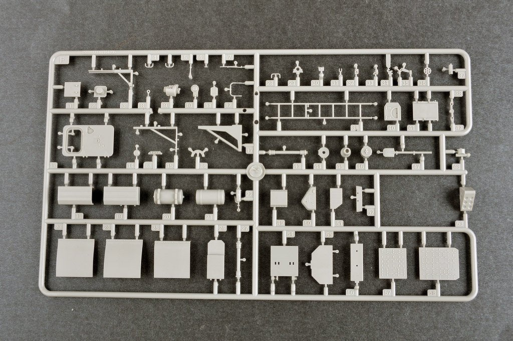 Trumpeter 01082 15U175 TEL of RS-12M1 Topol-M ICBM complex 1/35 – Bild 8