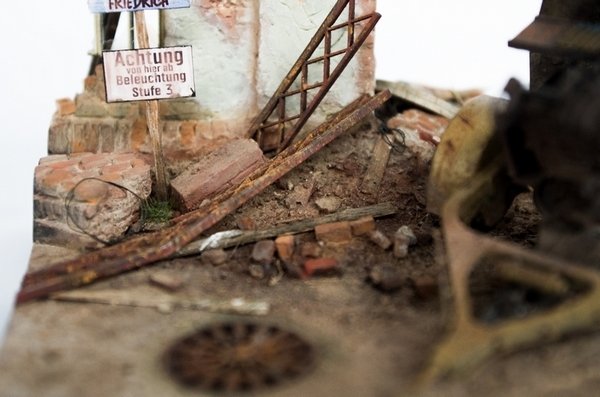 RT-Diorama 35301 Socle de diorama : Coin de Stalingrad 1/35 – image 5