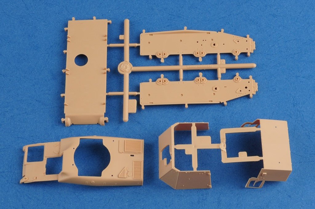 Hobby Boss 83809 Befehlsfahrzeug auf Fgst. Pz.Kpfw.35 R 731(f) 1/35 – Bild 6