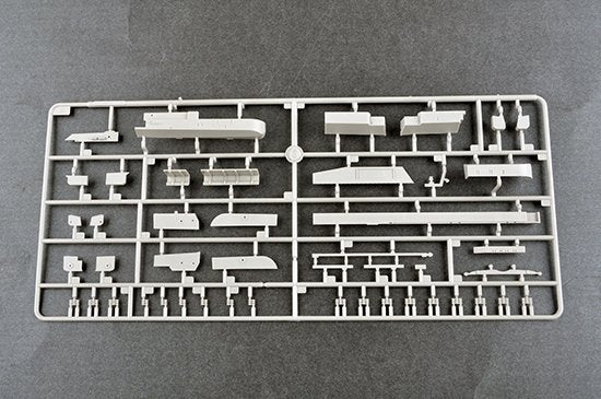 Trumpeter 06725 PLA Navy type 002 Aircraft Carrier 1/700 – imagen 11