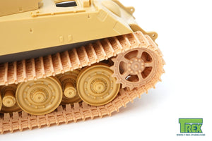 T-Rex Studio TR84004 King Tiger Late 18 Teeth Tracks Mirror Version w/ Sprockets 1/48 – image 2