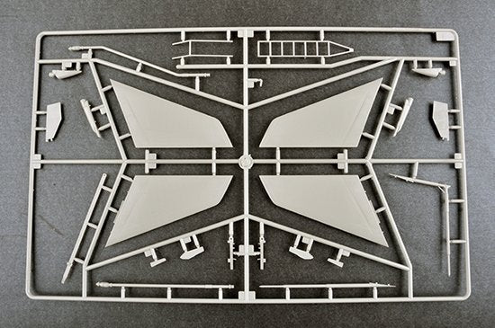 Trumpeter 03221 F-100C Super Sabre 1/32 – image 9