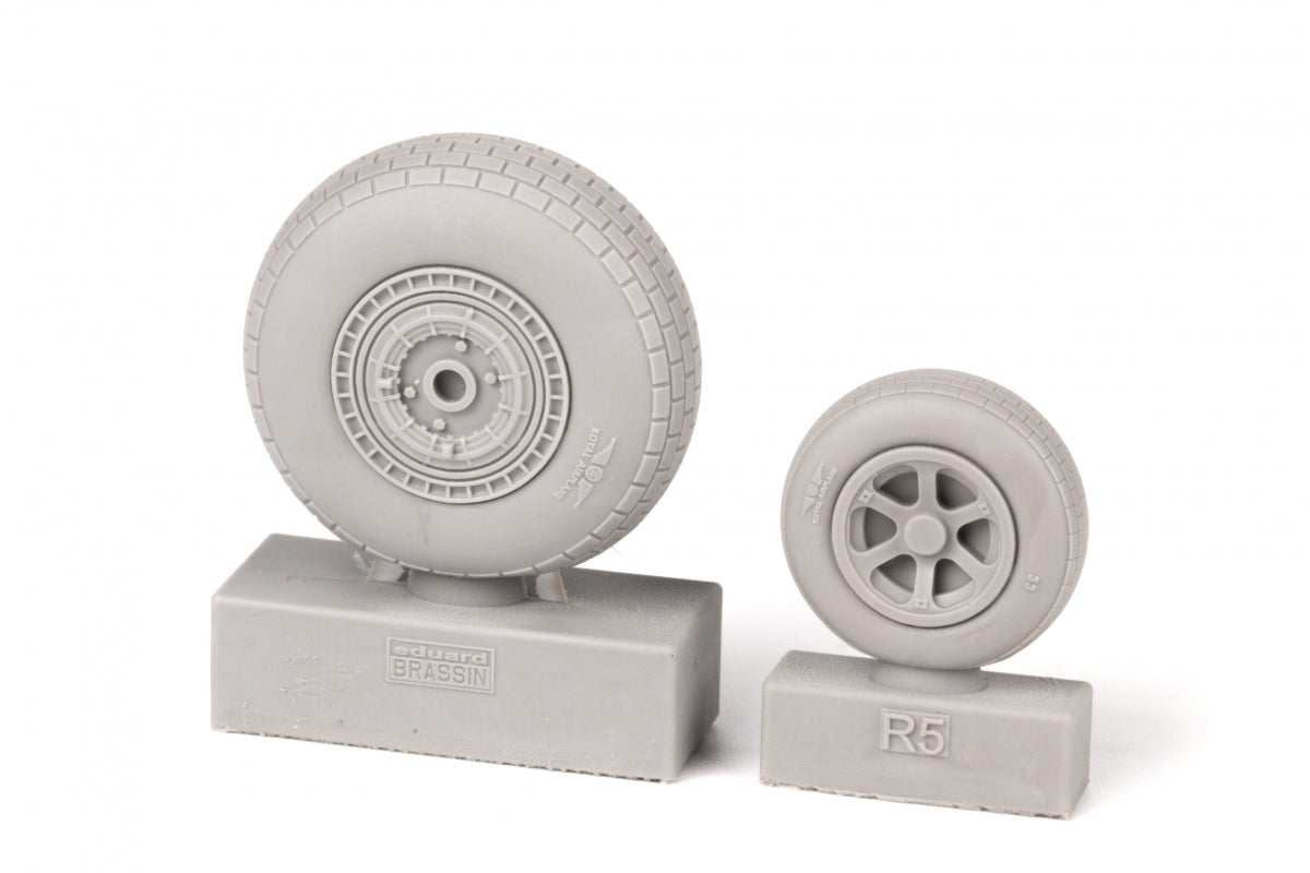 Eduard 6481011 B-26B wheels ICM 1/48 – imagen 3