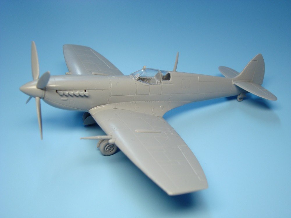 AZ Modèle AZ7378 Spitfire Mk.VIII RAF (1/72)  – image 9