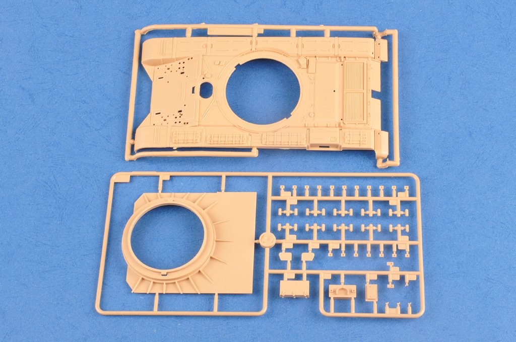 Hobby Boss 83835 GCT 155mm AU-F1 SPH Basé sur le T-72 (1/35) – image 9