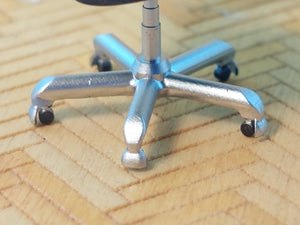Point of no Return 3524058 Fotele biurowe, dwa różne modele / Office chairs, two different models 1/35 – immagine 7