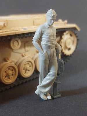 Panzer Art FI35-238 German tank mechanic at work No1 1/35 – Bild 3