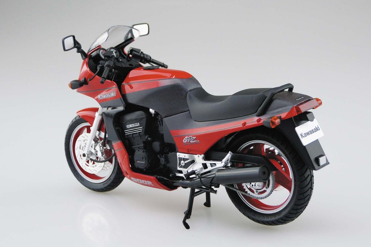 Aoshima 05454 KAWASAKI GPZ900R NINJA A7 with CUSTOM PARTS 1/12 – imagen 2