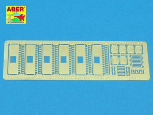 Aber 35A103 Portes de coffres de rangement latéraux pour véhicules blindés de transport de troupes pour Sd. Kfz. 251, Ausf.D et Sd. Kfz. 250 Noé (1/35)