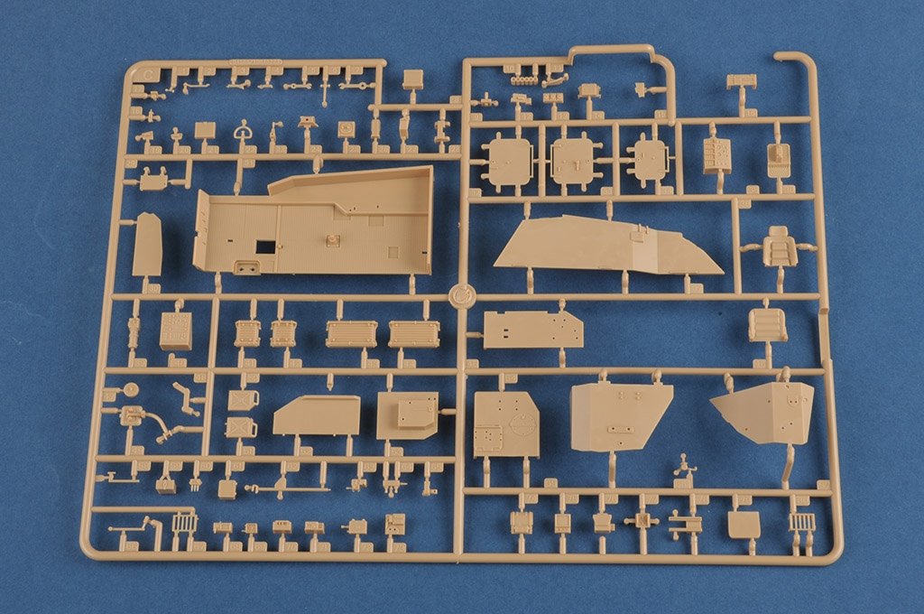 Hobby Boss 84565 Véhicule blindé de secours allemand moderne BPz3 « Buffalo » 1/35 – image 8