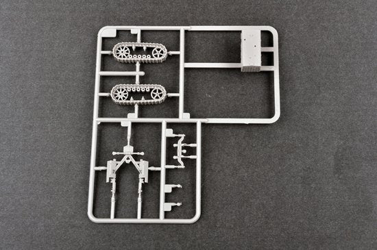 Trumpeter 07111 Russian ChTZ S-65 Tractor with Cab 1/72 – immagine 2