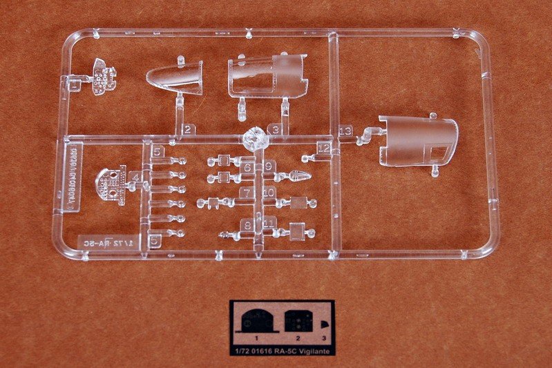 Trumpeter 01616 RA-5C Vigilante 1/72 – immagine 5